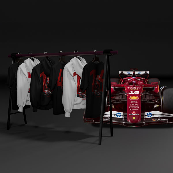 Vêtements Charles Leclerc et Lewis Hamilton Ferrari accrochés sur portant, fond noir racing