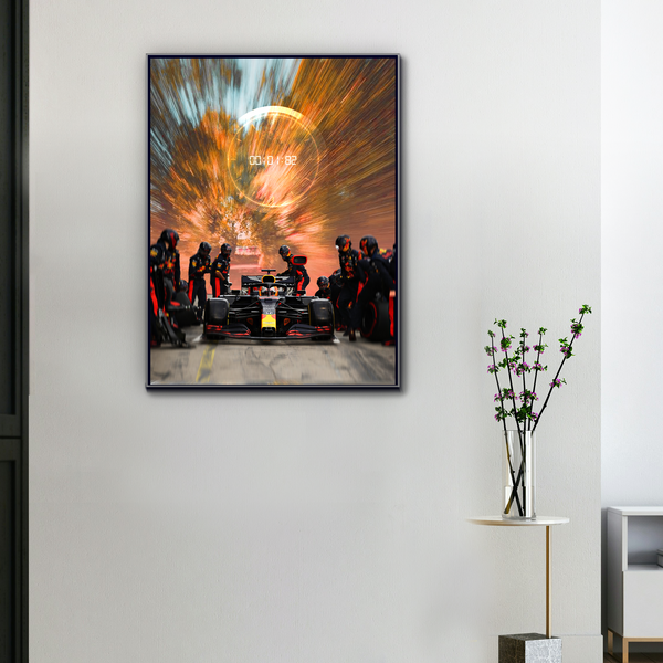 Toile murale F1 Verstappen Red Bull Une Seconde Pour Régner accrochée dans un salon moderne avec cadre noir
