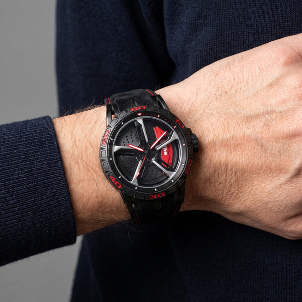Audi RS 3 Uhr am Handgelenk