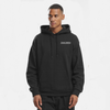 Sweat noir Max Verstappen Signature porté par mannequin, logo Tourismo discret sur la poitrine