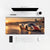 Mauspad Porsche 917K Le Mans 1970, auf einem hellen Schreibtisch mit Computer, Tastatur und Maus