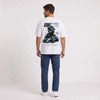 T-shirt F1 George Russell Signature blanc porté de dos en plan large