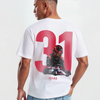 T-shirt blanc Esteban Ocon, gros plan sur le design numéro 31 texturé avec illustration du pilote Haas en pleine attaque